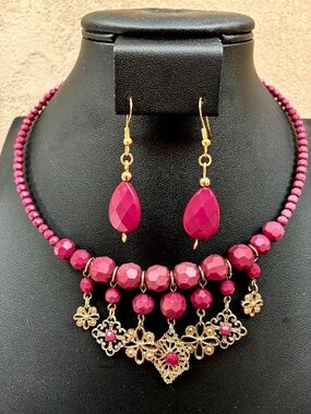 Choker or Collar Necklace with Matching Earrings